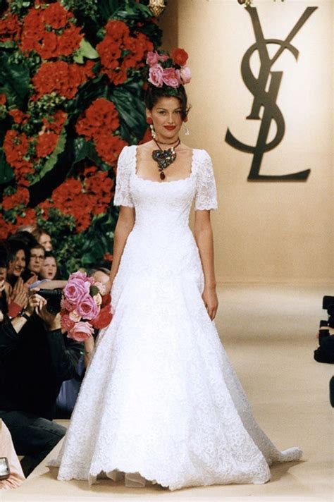 vestiti-da-sposo ysl|Yves Saint Laurent: 17 wedding dresses da ispirazione .